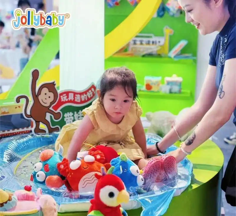 Jollybaby闪耀CBME 2025:7大新品全球首发,荣膺年度品牌跃升势能大奖!